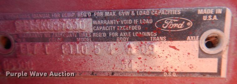 image for item HQ9557 1973 Ford F110  flatbed pickup truck