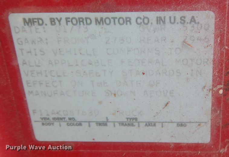 image for item HQ9557 1973 Ford F110  flatbed pickup truck