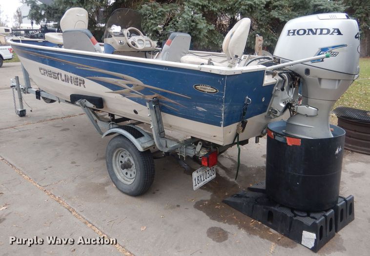 image for item HU9460 2001 Crestliner Angler  boat