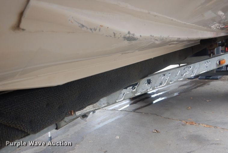 image for item HU9460 2001 Crestliner Angler  boat