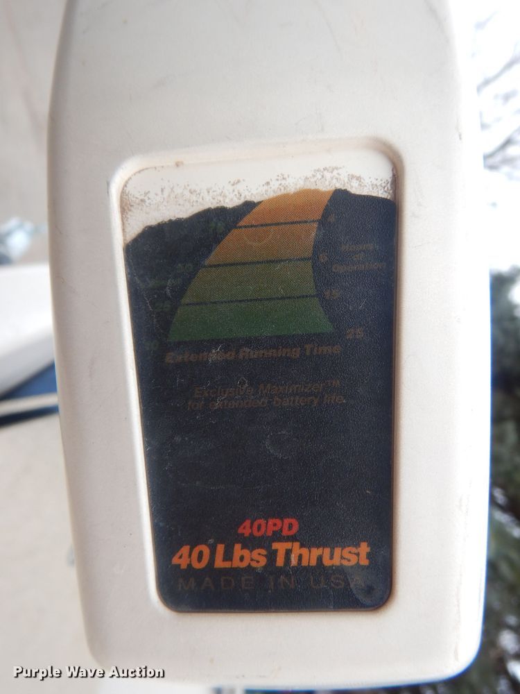 image for item HU9460 2001 Crestliner Angler  boat