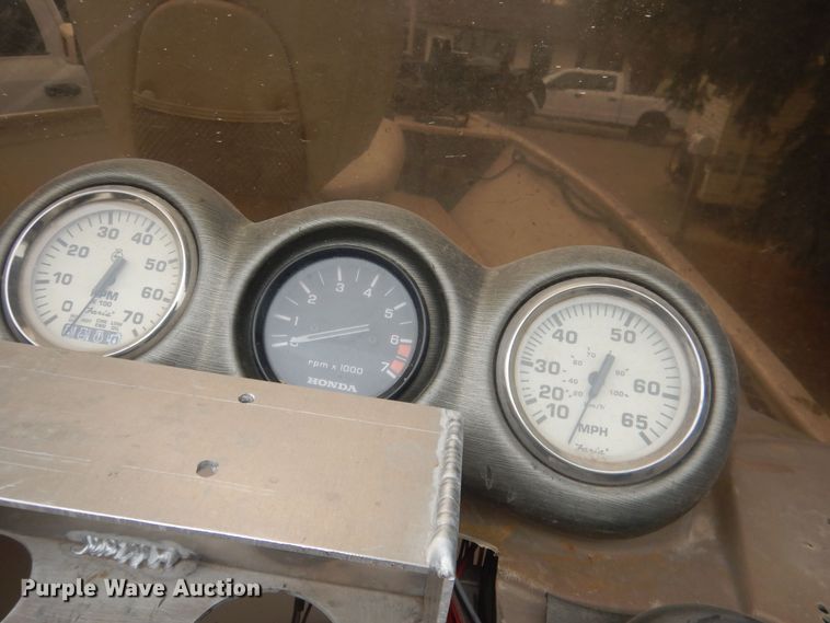 image for item HU9460 2001 Crestliner Angler  boat