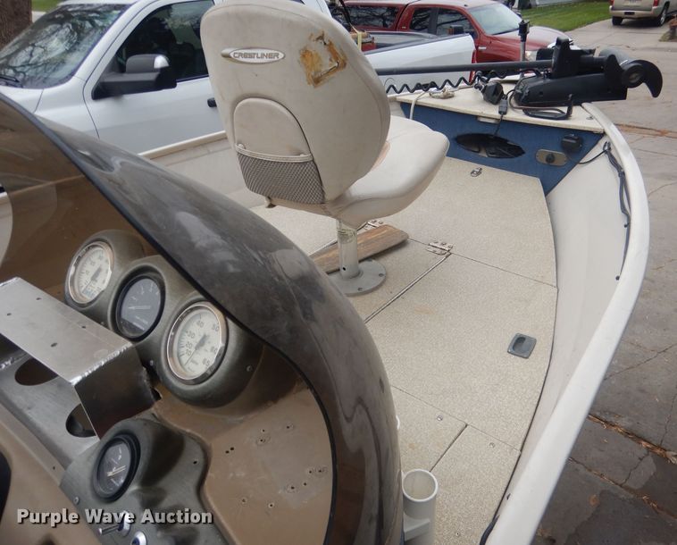 image for item HU9460 2001 Crestliner Angler  boat