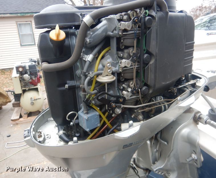 image for item HU9460 2001 Crestliner Angler  boat