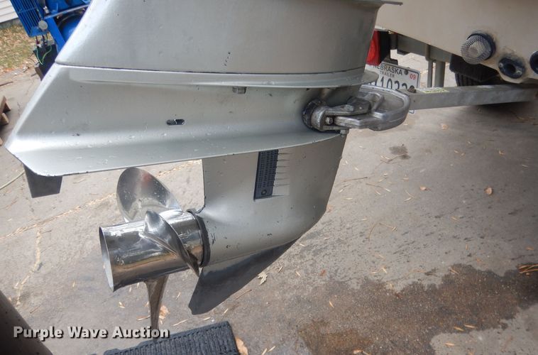 image for item HU9460 2001 Crestliner Angler  boat