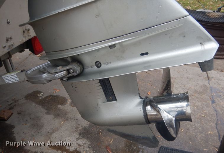 image for item HU9460 2001 Crestliner Angler  boat