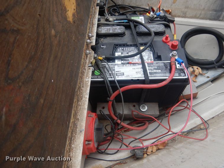 image for item HU9460 2001 Crestliner Angler  boat