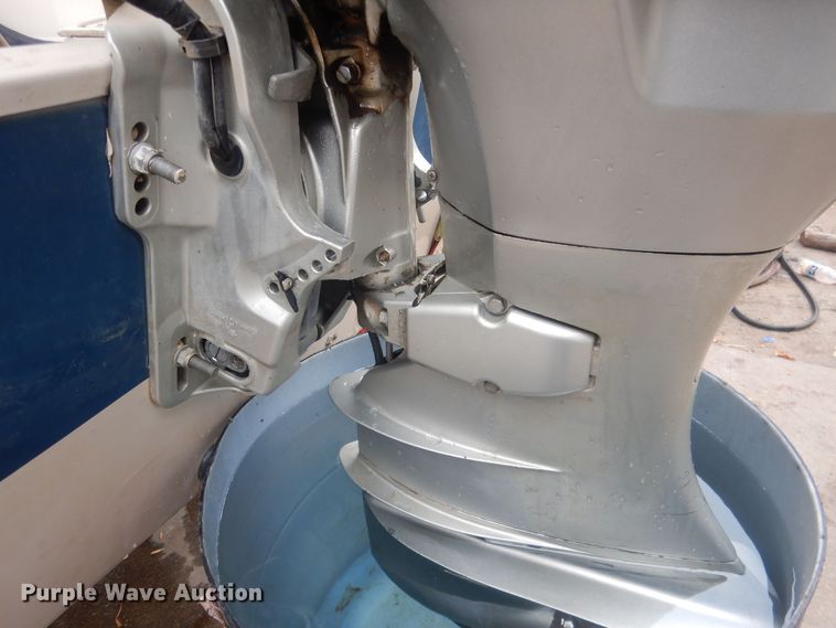 image for item HU9460 2001 Crestliner Angler  boat