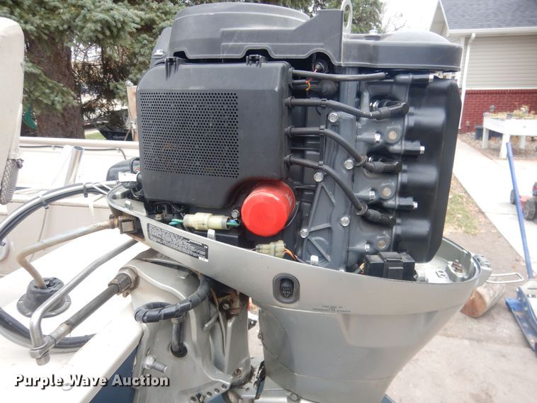 image for item HU9460 2001 Crestliner Angler  boat