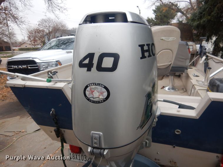 image for item HU9460 2001 Crestliner Angler  boat