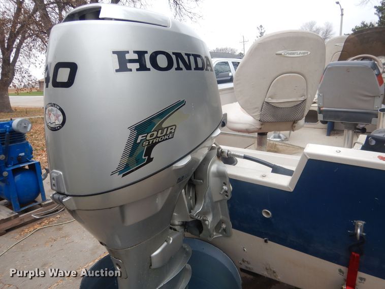 image for item HU9460 2001 Crestliner Angler  boat