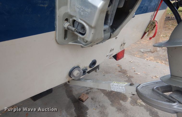 image for item HU9460 2001 Crestliner Angler  boat