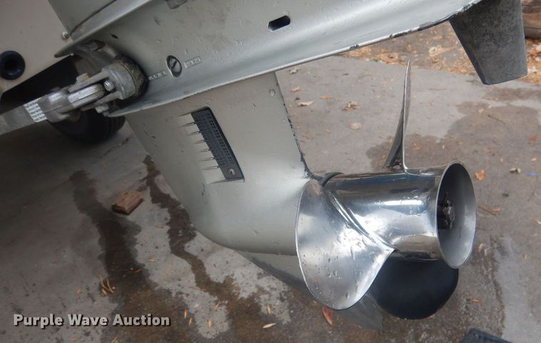 image for item HU9460 2001 Crestliner Angler  boat