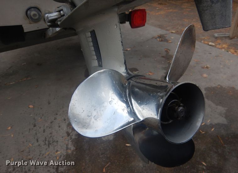 image for item HU9460 2001 Crestliner Angler  boat