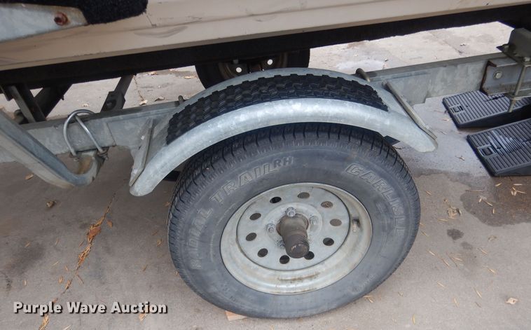 image for item HU9460 2001 Crestliner Angler  boat