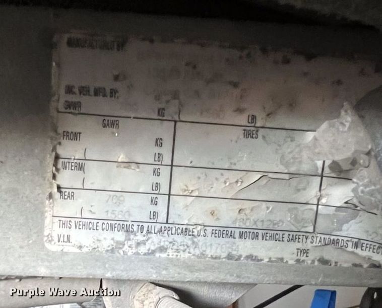 image for item HU9460 2001 Crestliner Angler  boat