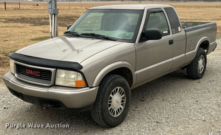 image for item ID9278 2000 GMC Sonoma  Ext. Cab pickup truck