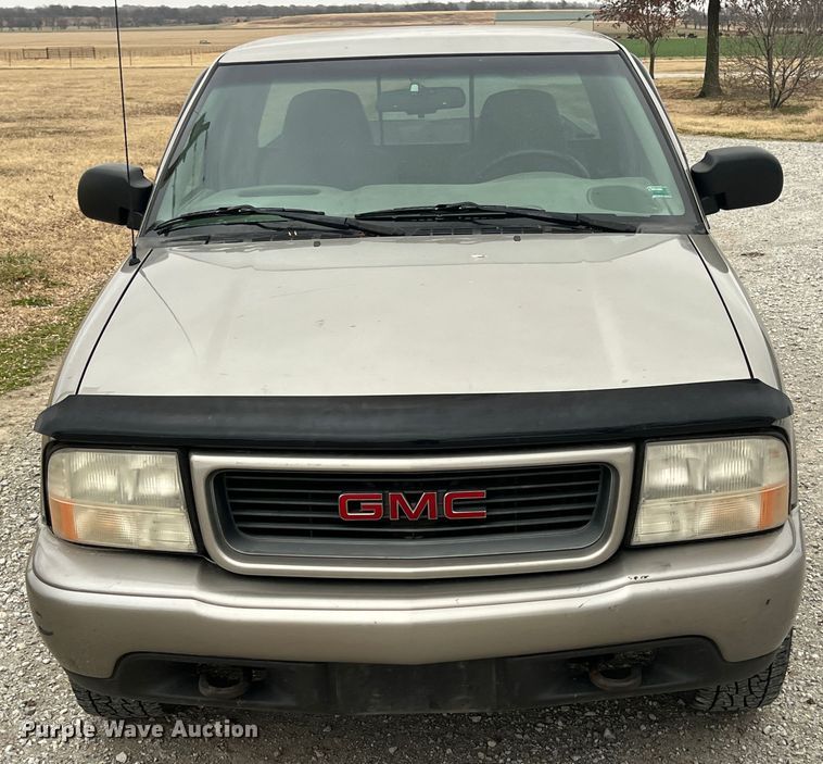 image for item ID9278 2000 GMC Sonoma  Ext. Cab pickup truck