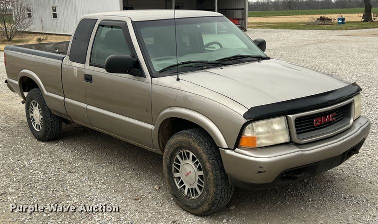 image for item ID9278 2000 GMC Sonoma  Ext. Cab pickup truck