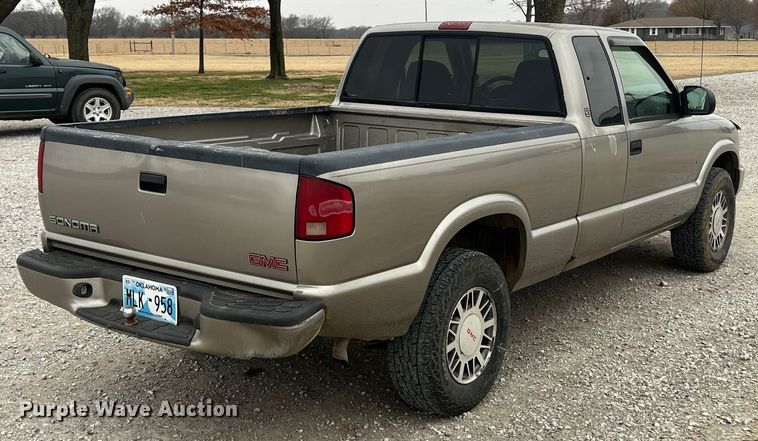 image for item ID9278 2000 GMC Sonoma  Ext. Cab pickup truck