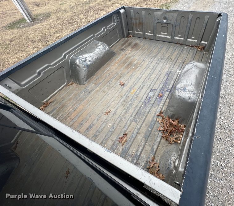 image for item ID9278 2000 GMC Sonoma  Ext. Cab pickup truck