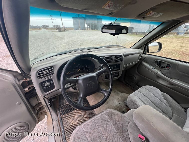 image for item ID9278 2000 GMC Sonoma  Ext. Cab pickup truck