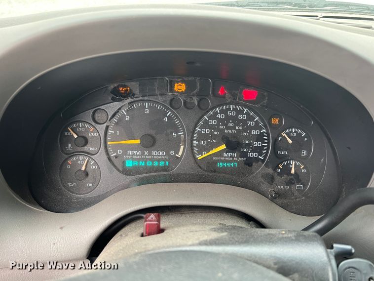 image for item ID9278 2000 GMC Sonoma  Ext. Cab pickup truck