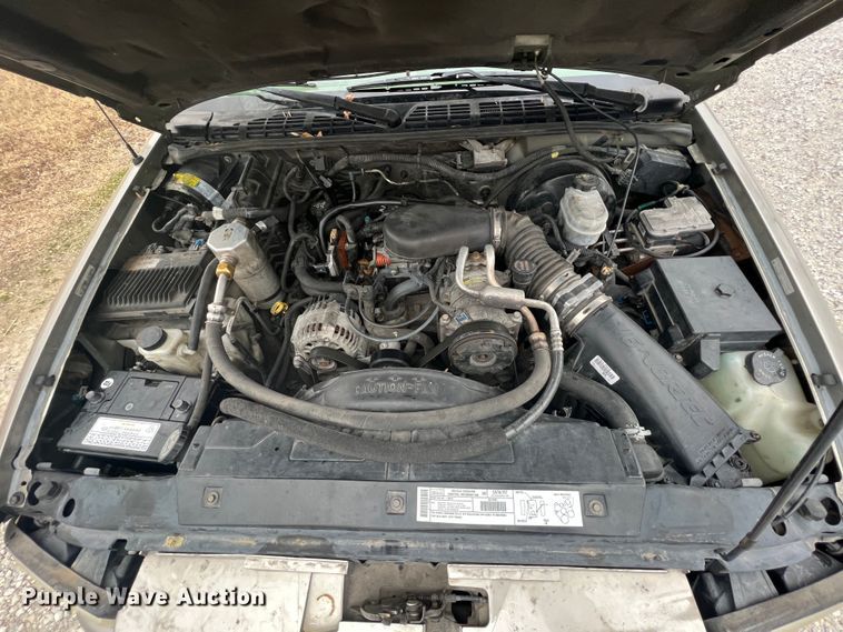 image for item ID9278 2000 GMC Sonoma  Ext. Cab pickup truck