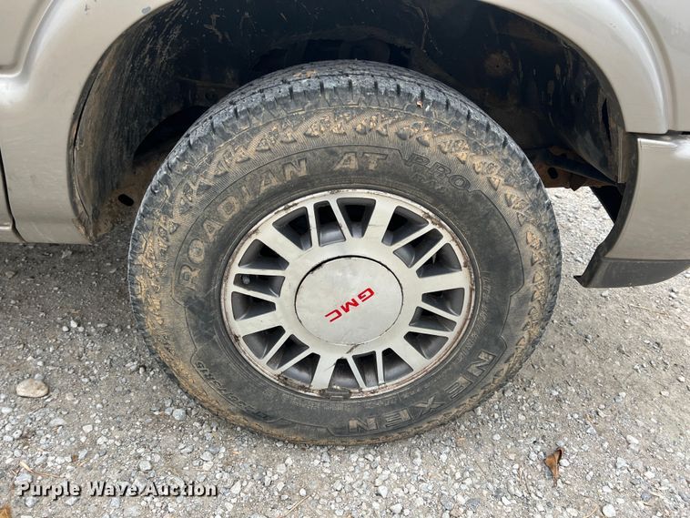 image for item ID9278 2000 GMC Sonoma  Ext. Cab pickup truck