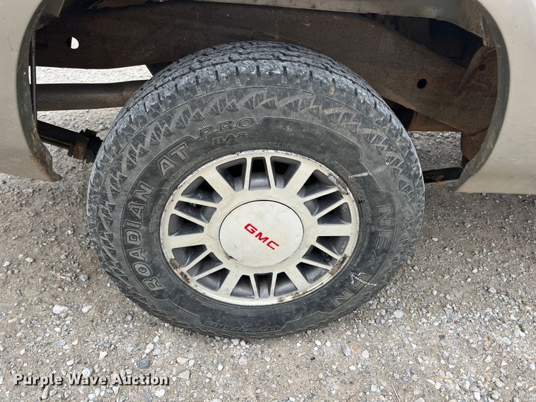 image for item ID9278 2000 GMC Sonoma  Ext. Cab pickup truck