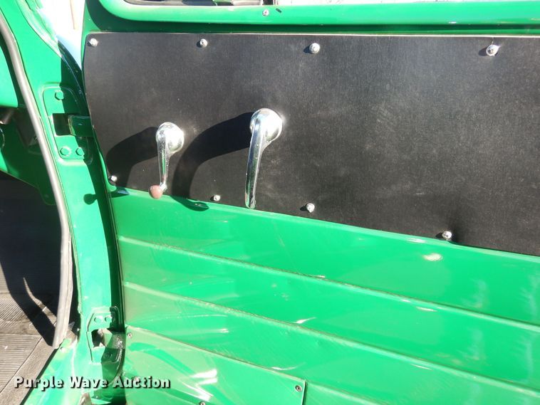 image for item IE9757 1953 Chevrolet Thriftmaster  pickup truck