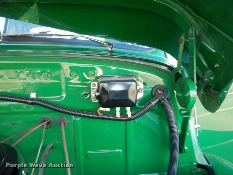 image for item IE9757 1953 Chevrolet Thriftmaster  pickup truck