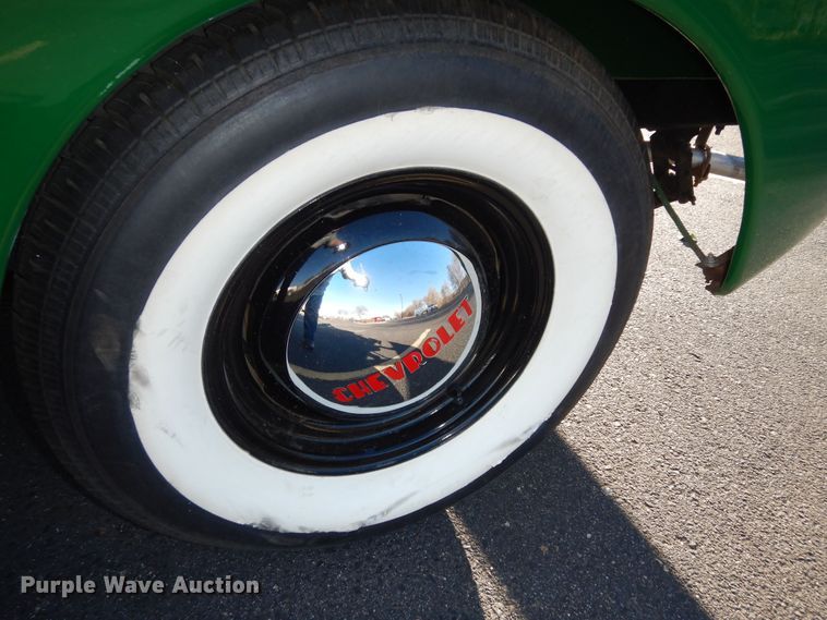 image for item IE9757 1953 Chevrolet Thriftmaster  pickup truck