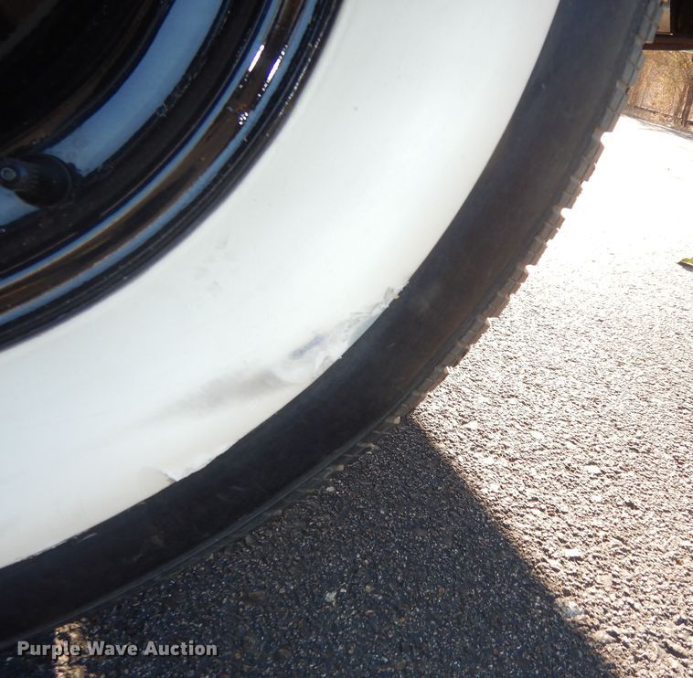 image for item IE9757 1953 Chevrolet Thriftmaster  pickup truck