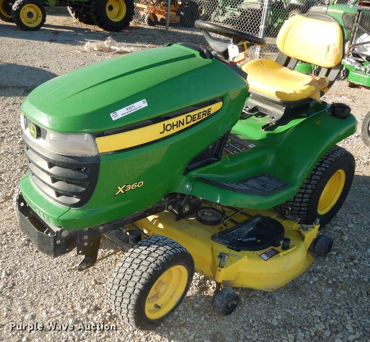 2010 John Deere X360 lawn mower in Wamego, KS Item IE9975 sold