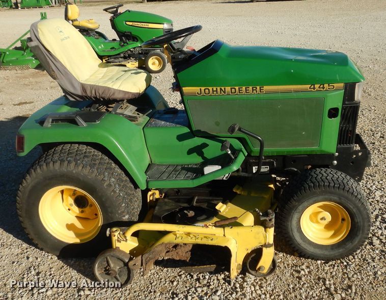 image for item IE9978 John Deere 445  lawn mower