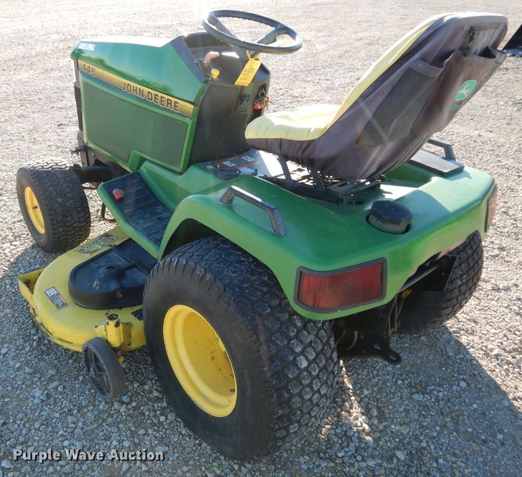 image for item IE9978 John Deere 445  lawn mower