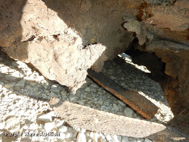 image for item IE9978 John Deere 445  lawn mower