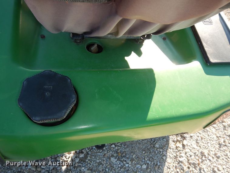 image for item IE9978 John Deere 445  lawn mower