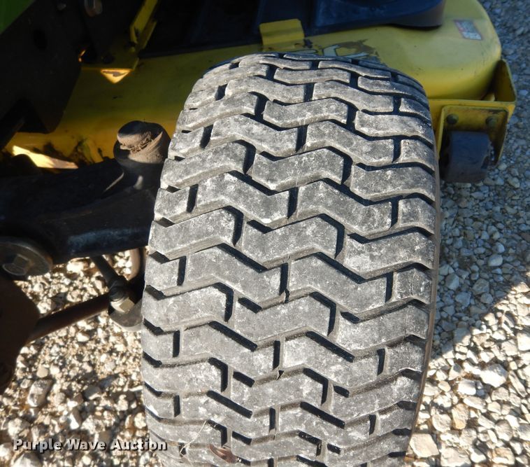 image for item IE9978 John Deere 445  lawn mower