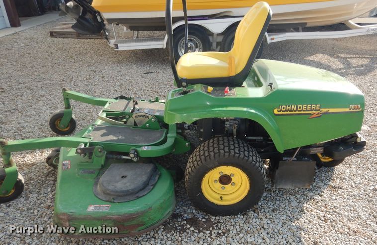 image for item IE9996 John Deere ZTrak F680  ZTR lawn mower