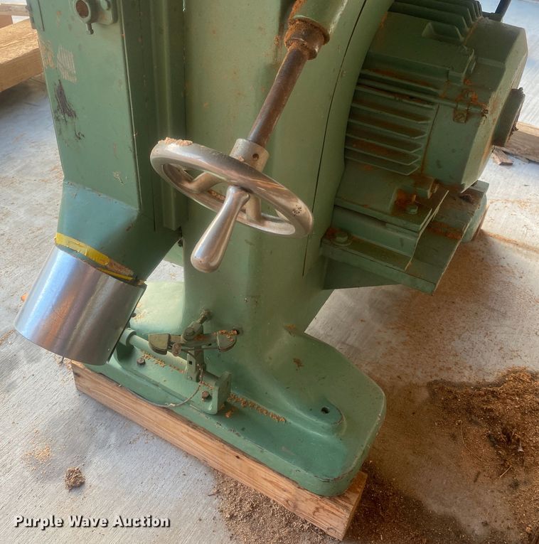 image for item IG9872 Tannewitz  band saw