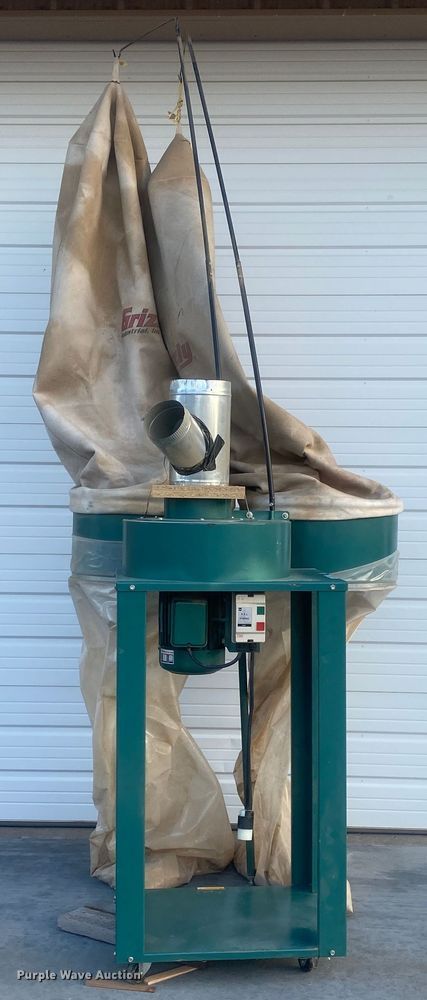 image for item IG9873 Grizzly Industrial Inc.  dust collector
