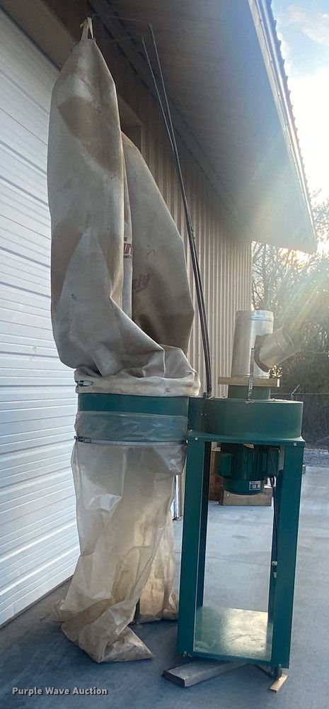 image for item IG9873 Grizzly Industrial Inc.  dust collector