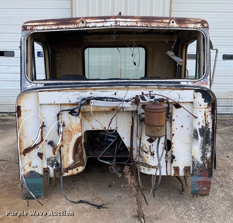 image for item IG9877 International Paystar 5000  truck parts