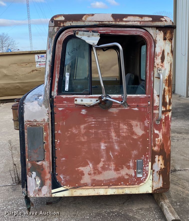 image for item IG9877 International Paystar 5000  truck parts