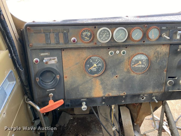 image for item IG9877 International Paystar 5000  truck parts