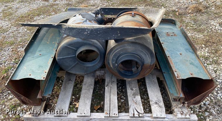 image for item IG9877 International Paystar 5000  truck parts