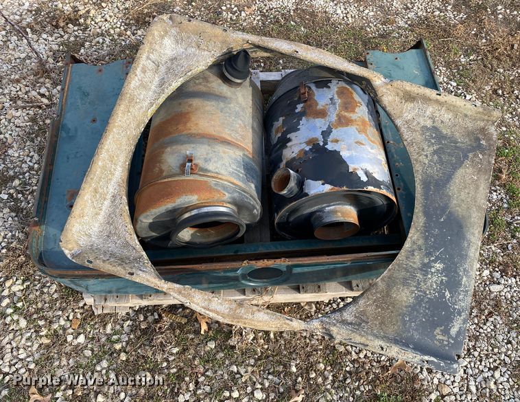 image for item IG9877 International Paystar 5000  truck parts