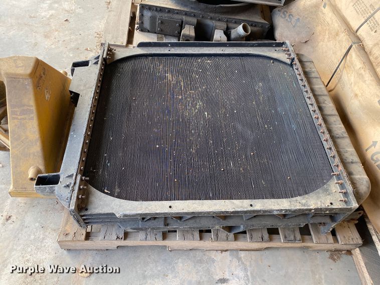 image for item IG9877 International Paystar 5000  truck parts